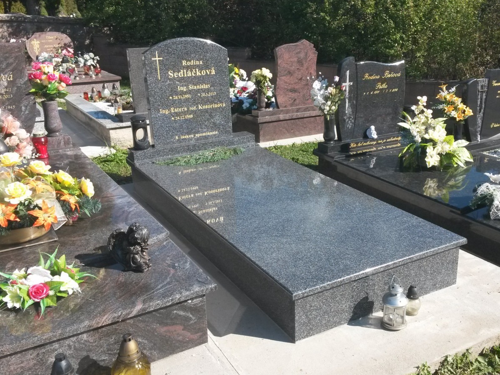 Ukážky realizovaných jednohrobov obrázok 3