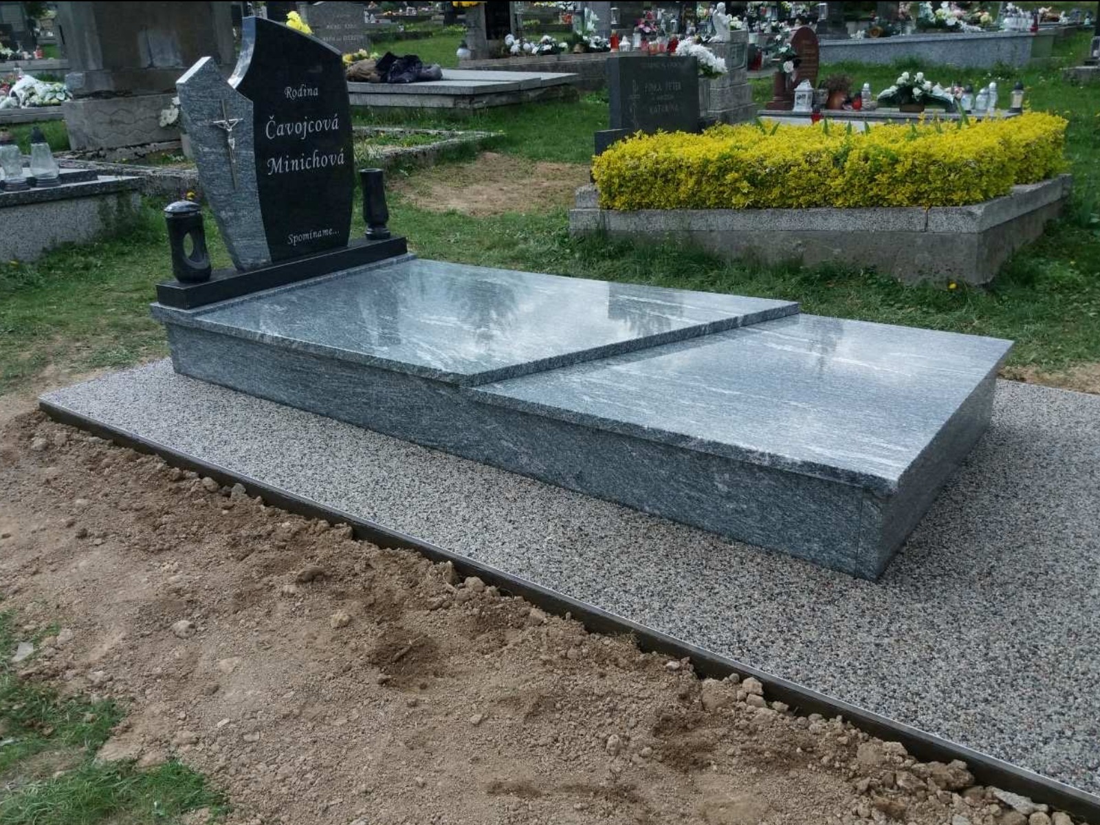 Ukážky realizovaných jednohrobov obrázok 6